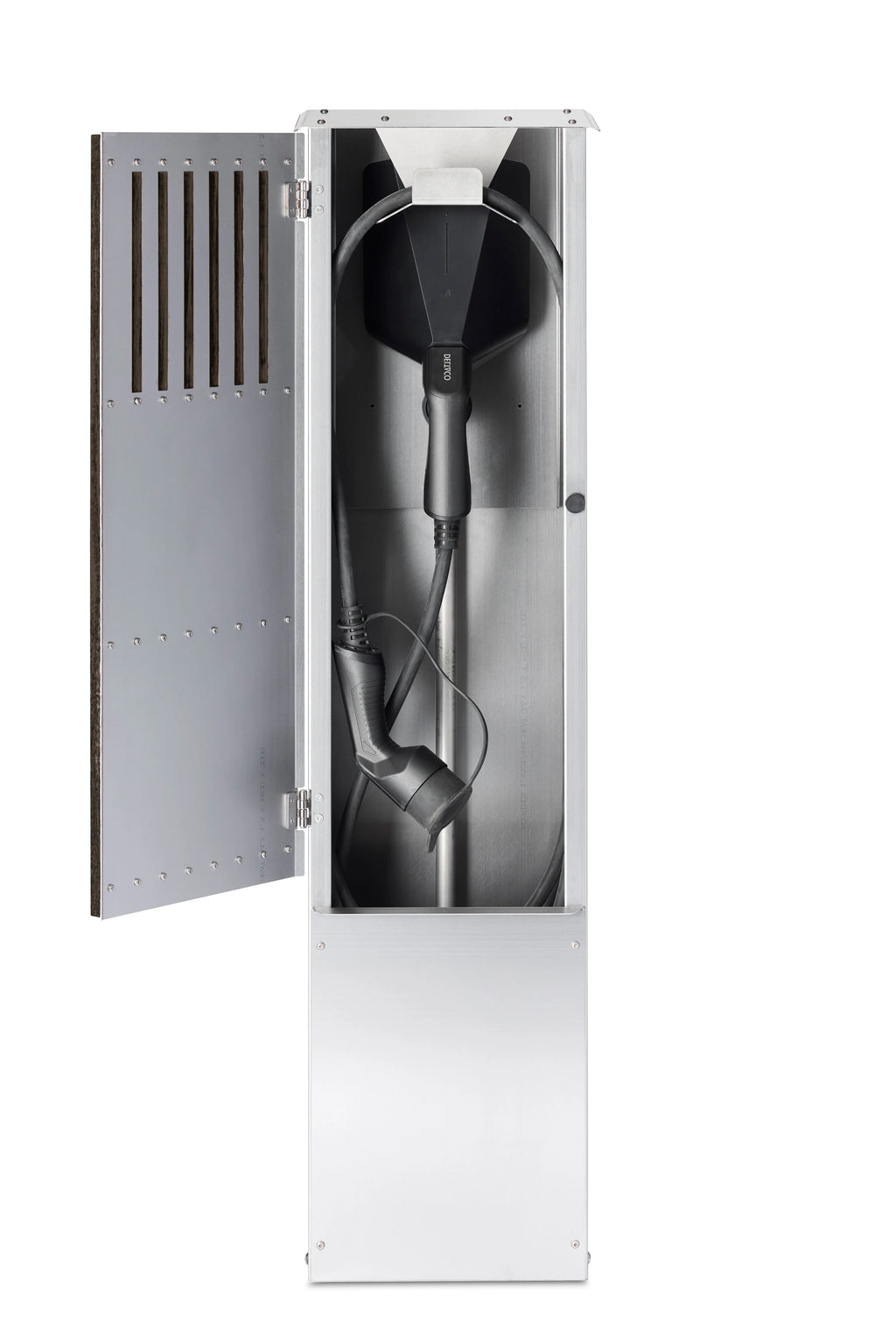 Ladestander i mørk eg med lodrette trælameller og rustfrit stål – elegant og robust ladestander til elbil.