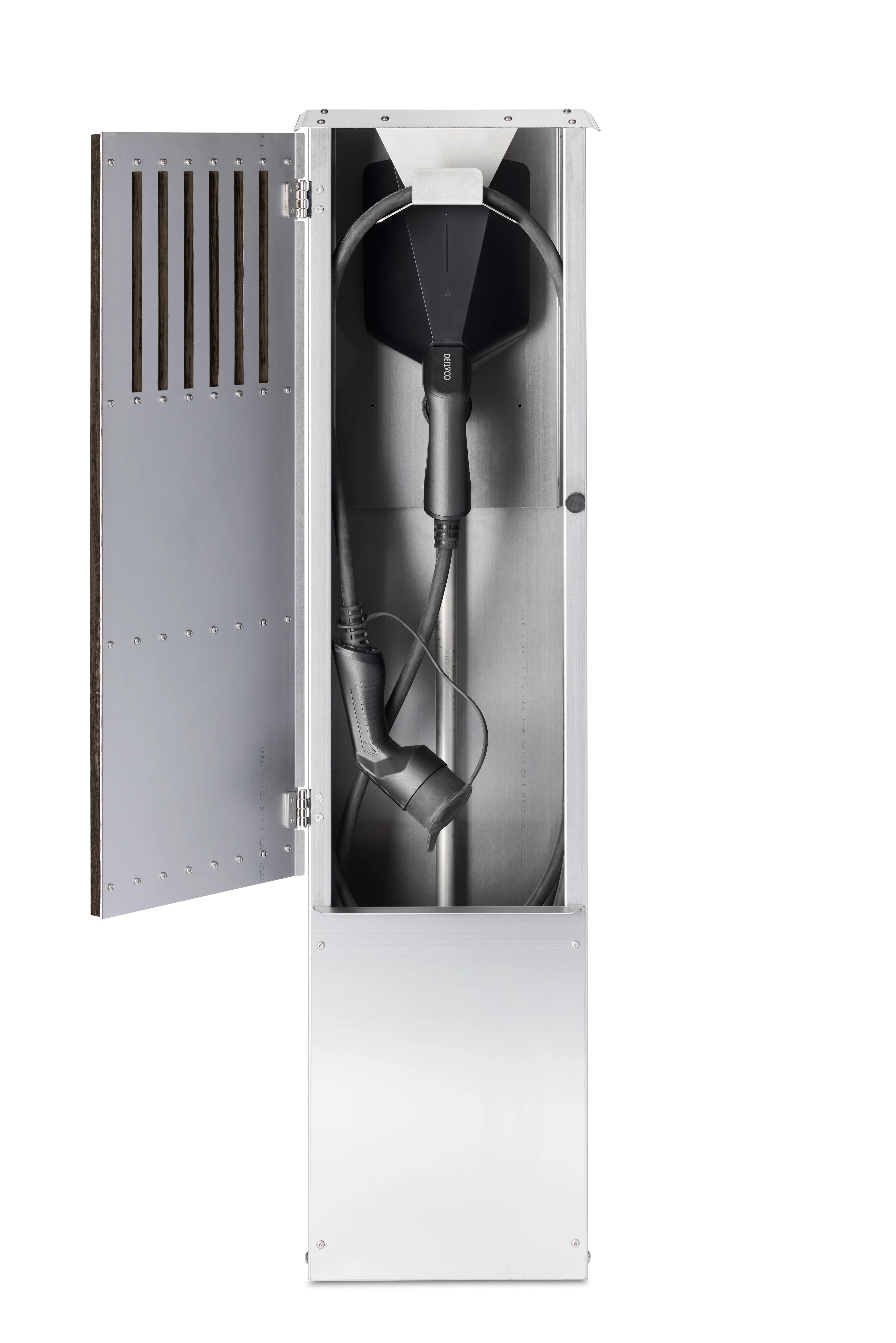 Ladestander i mørk eg med lodrette trælameller og rustfrit stål – elegant og robust ladestander til elbil.