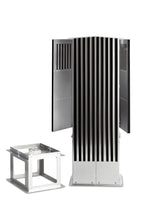 Twin ladestander i sort eg med lodrette trælameller og rustfrit stål – elegant og robust ladestander til to elbiler.