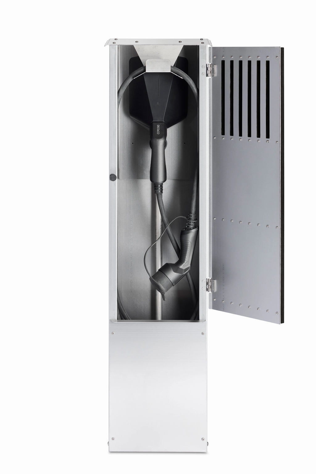 Ladestander i sort eg med lodrette trælameller og rustfrit stål – elegant og robust ladestander til elbil.